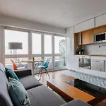 Charming Apartment With Balcony And View - 1Bdr 2P - 19Th Arr